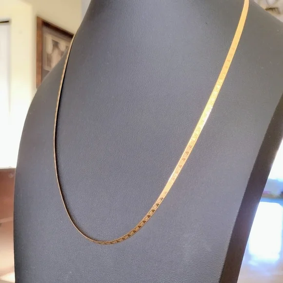 Classic Italy 10k Solid Yellow Gold 2.75mm Herringbone Chain - Picture 2 of 6